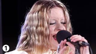 Paris Paloma - Maneater (Nelly Furtado cover) in the Live Lounge