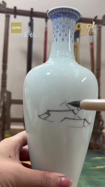 Watch plain clay become porcelain masterpieces #coolchina