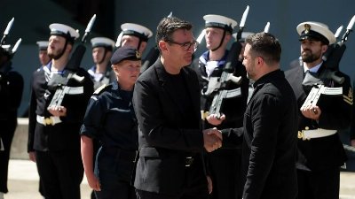 Andy Burnham greets Volodymyr Zelenskyy