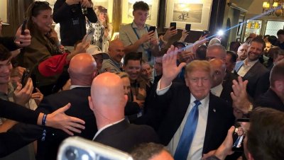 Watch: Trump receives hero’s reception at his golf resort in Doonbeg