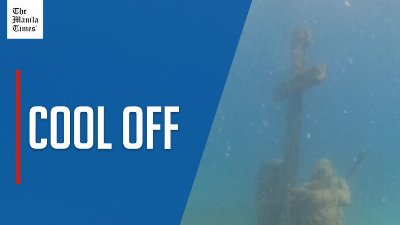 Crowds dive into Croatia's underwater museum to cool off