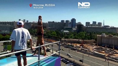 High divers take the plunge at Moscow's Two Rivers festival