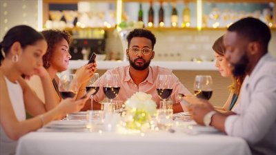 Dating for Introverts: Practical Tips to Navigate the Scene